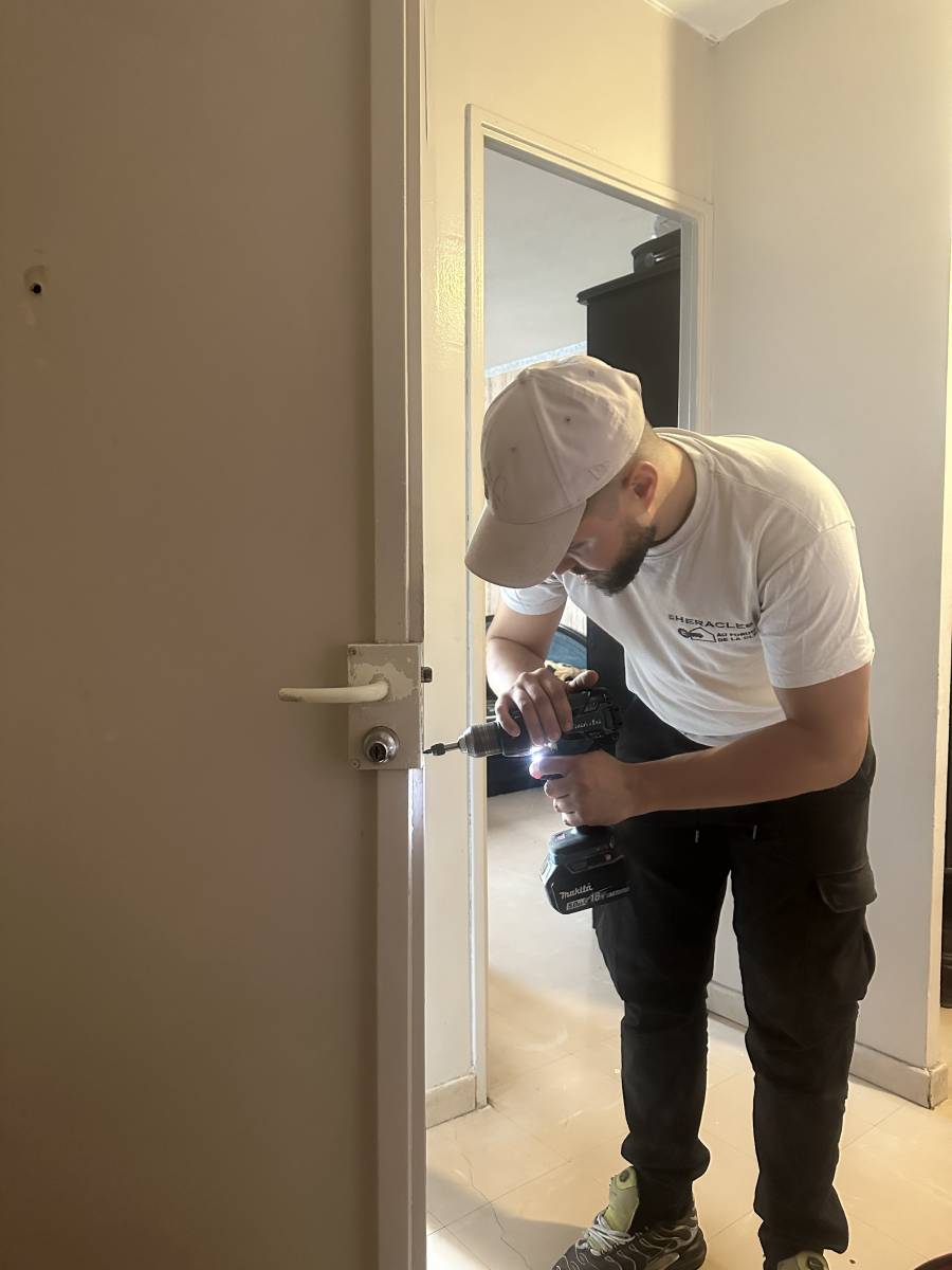 Urgence ouverture de porte serrurier pas cher de nuit