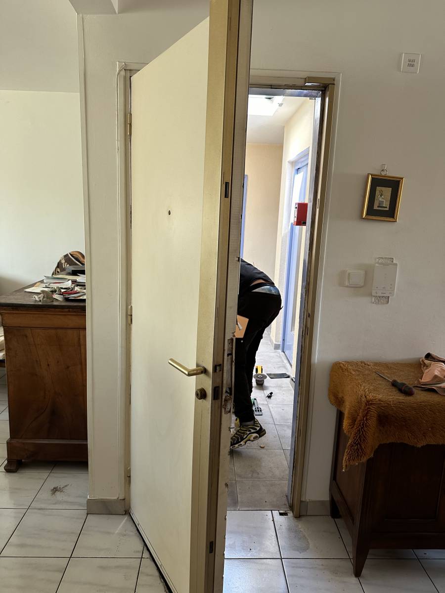 DEPANNAGE D 'URGENCE POUR CLE CASSEE DANS LA SERRURE SUR MARSEILLE 13005