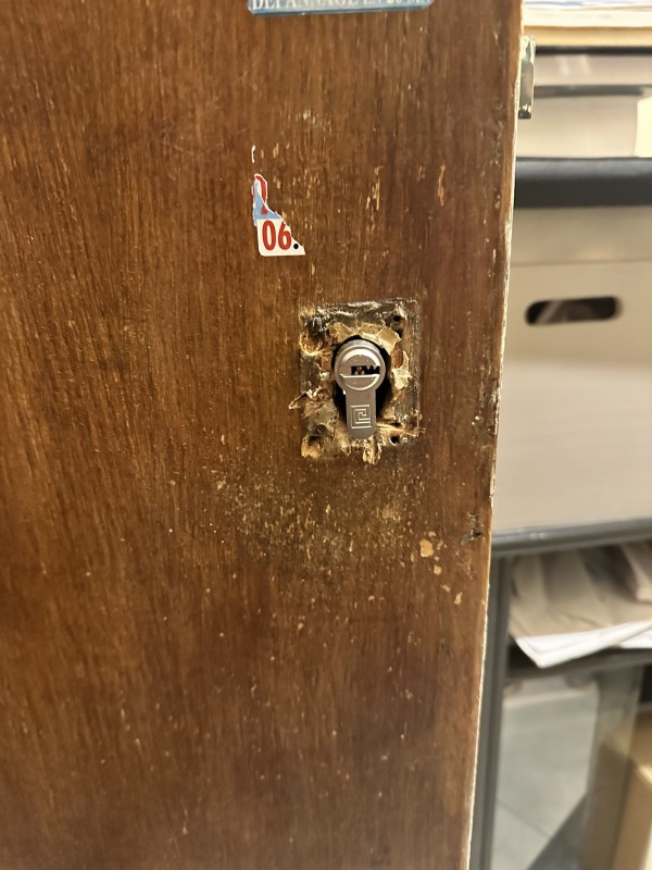 DEPANNAGE D 'URGENCE AGRÉÉ POUR PORTE  SUITE A UN EFFRACTION A MARSEILLE 13002